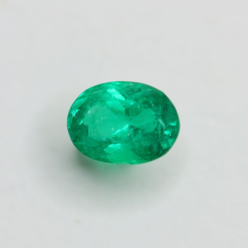 COLOMBIAN EMERALD 5.2X3.8 OVAL