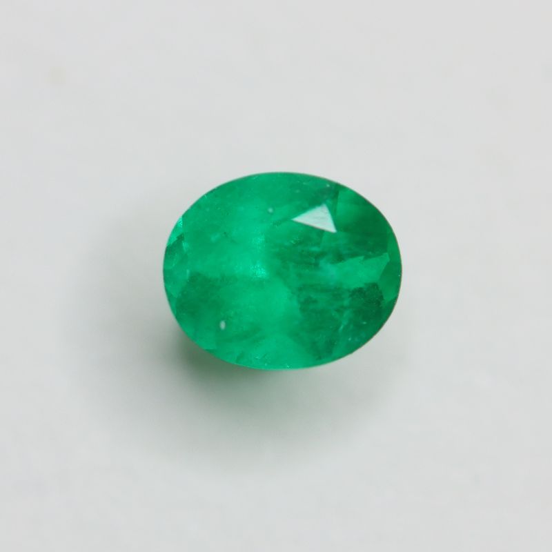 COLOMBIAN EMERALD 5.1X4.2 OVAL