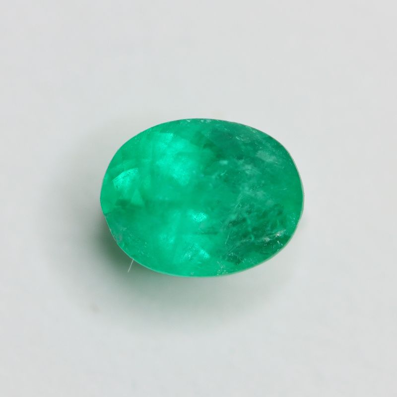 COLOMBIAN EMERALD 6.1X4.8 OVAL
