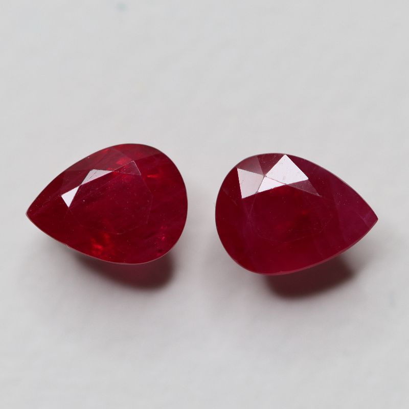 RUBY 8X6 PEAR FACETED