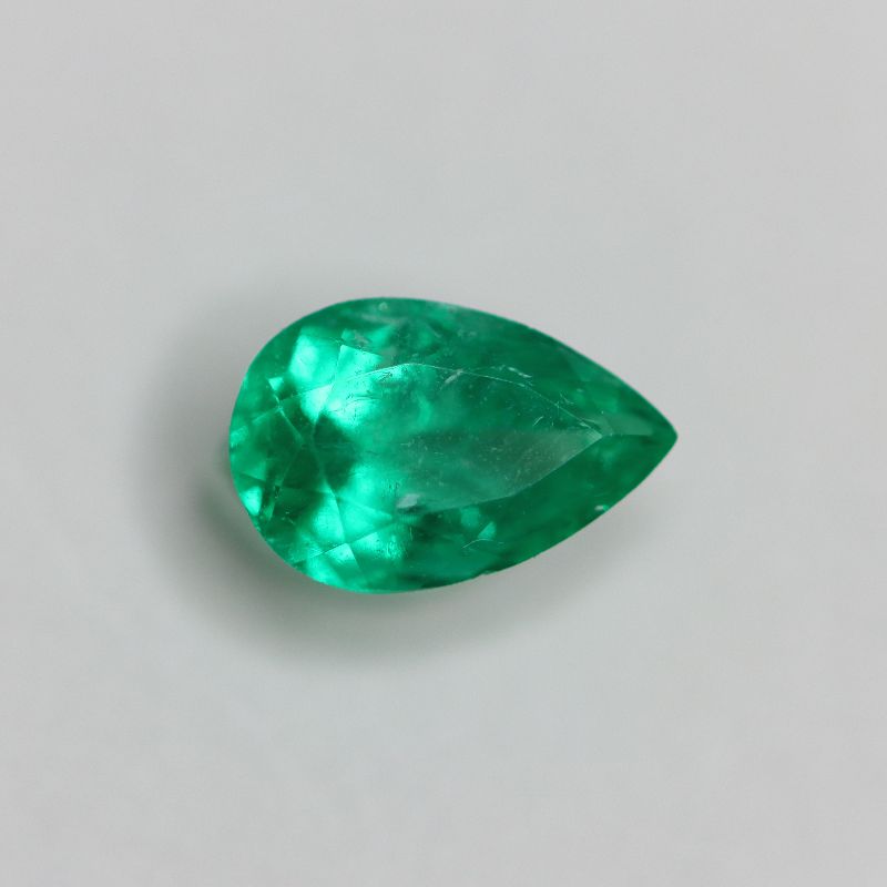 COLOMBIAN EMERALD 6.9X4.6 PEAR FACETED