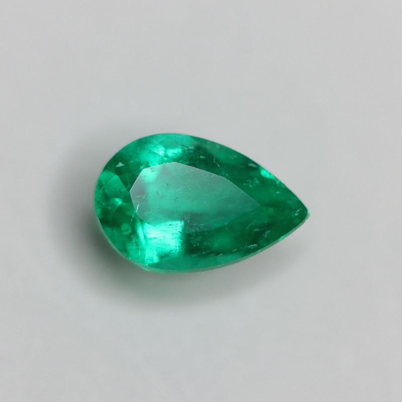 COLOMBIAN EMERALD CUNAS MINE 7.3X4.7 FACETED PEAR 0.65CT