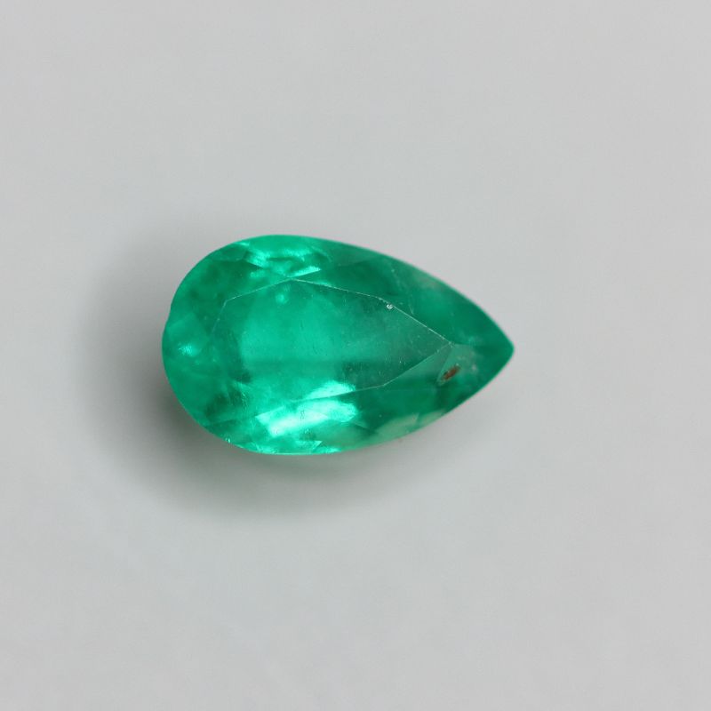COLOMBIAN EMERALD 6.9X4.3 PEAR FACETED