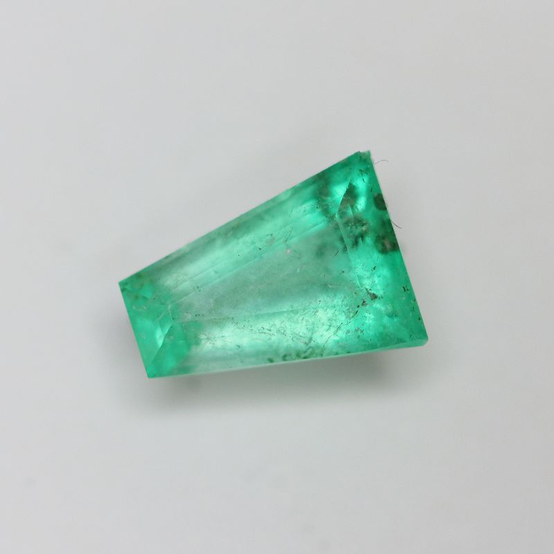 COLOMBIAN EMERALD 8.7X6.3 FANCY TRIANGLE FACETED