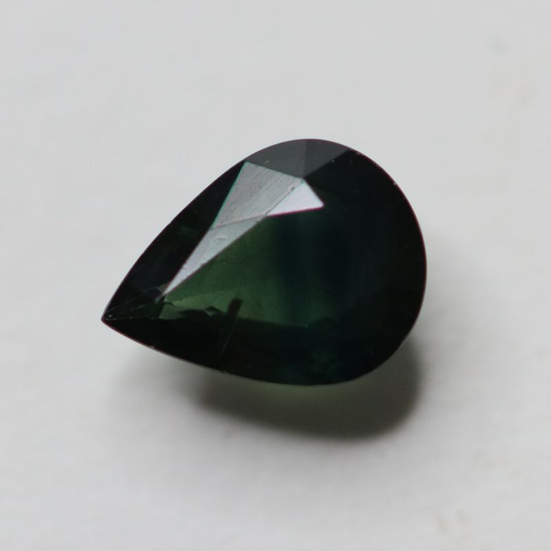 GREEN SAPPHIRE 8X6 FACETED PEAR 1.34CT