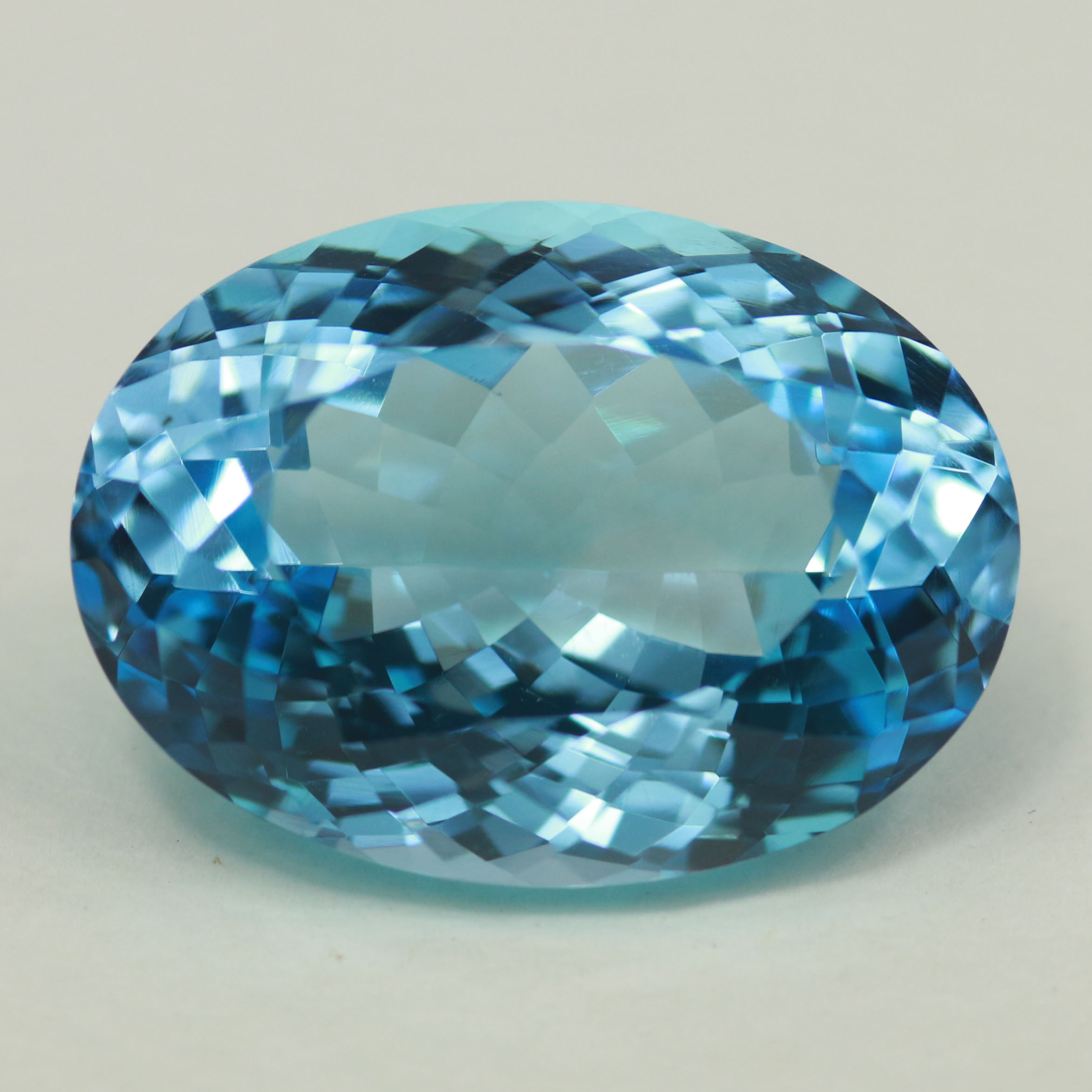 BLUE TOPAZ 22.16MM OVAL 29.34CT