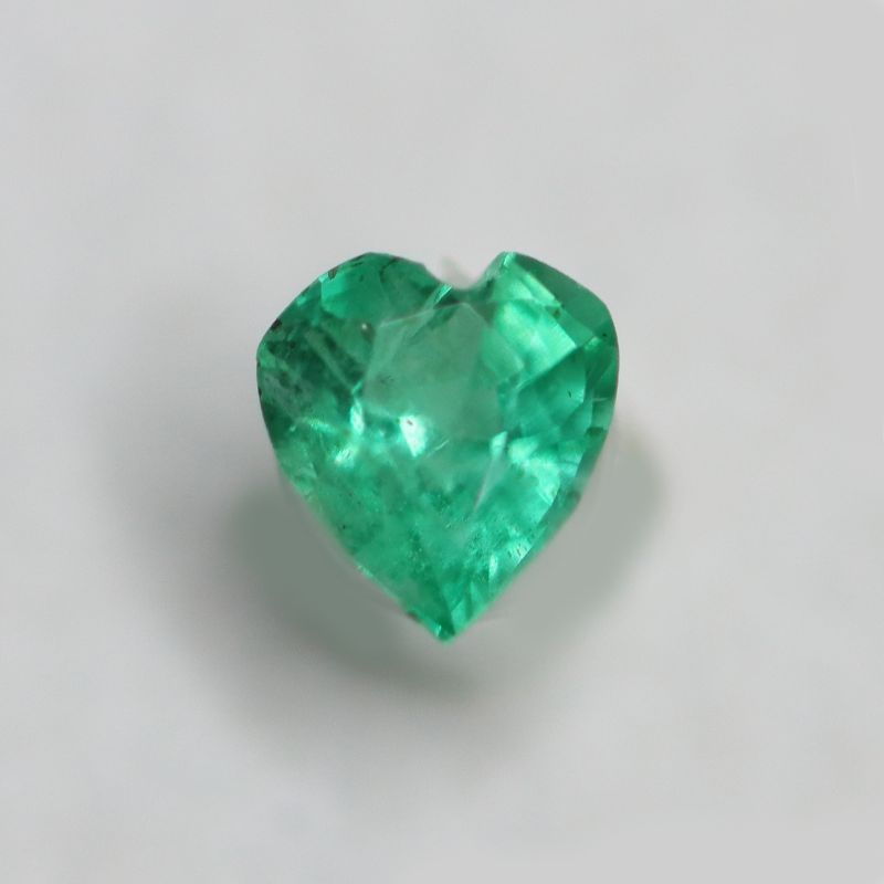 EMERALD 3X3 HEART FACETED