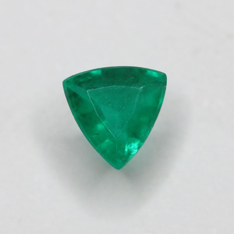 EMERALD 5.5MM TRILLION FACETED