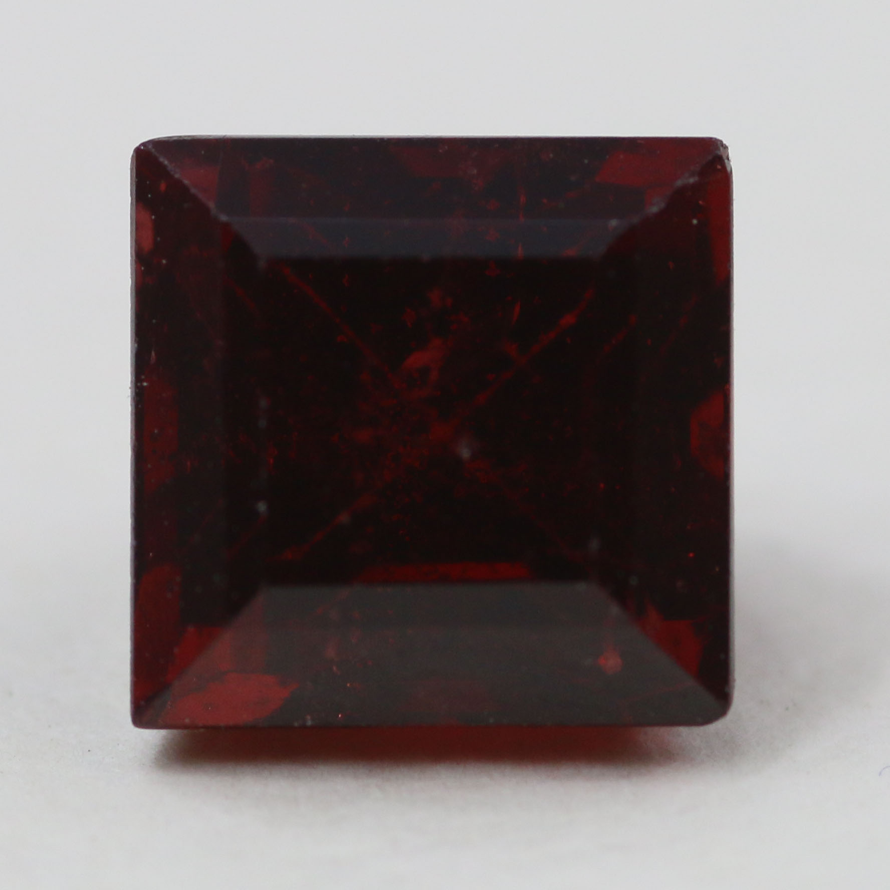 RED SPINEL 8.2X8.2 SQUARE 4.83CT