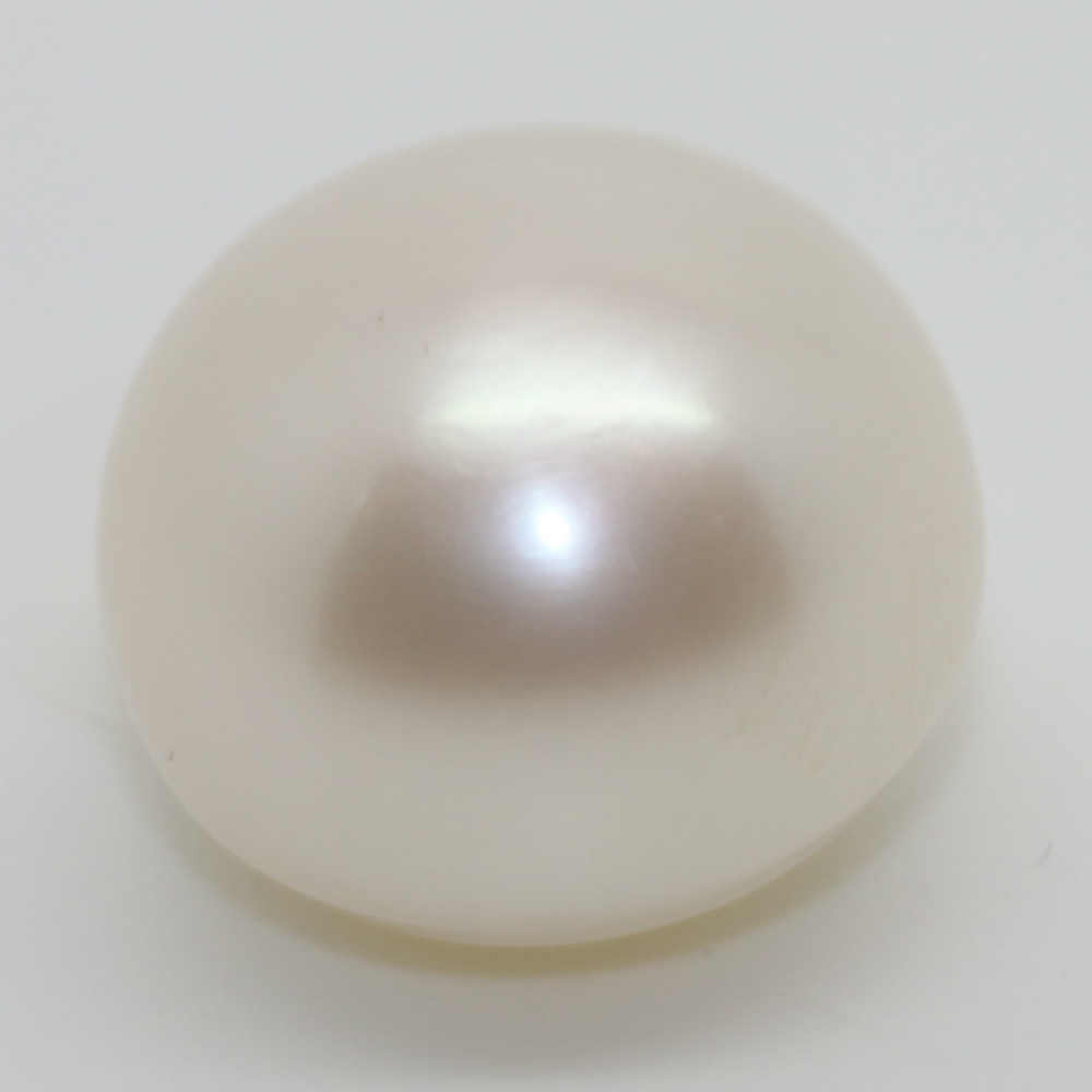 6.5/7MM BOUTON HALF DRILLED WHITE FRESHWATER C/PEARL