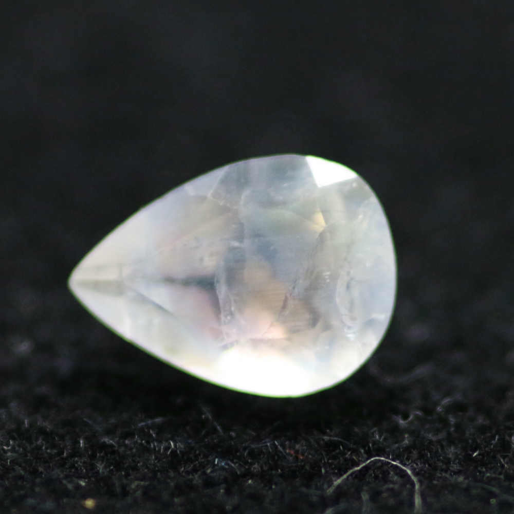 6X4 FACETED PEAR MOONSTONE B