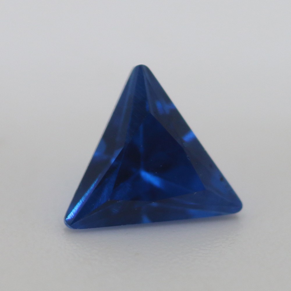 3X3 TRIANGLE SYNTHETIC BLUE SPINEL