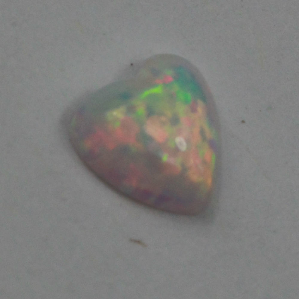 5MM HEART SYNTHETIC OPAL WHITE